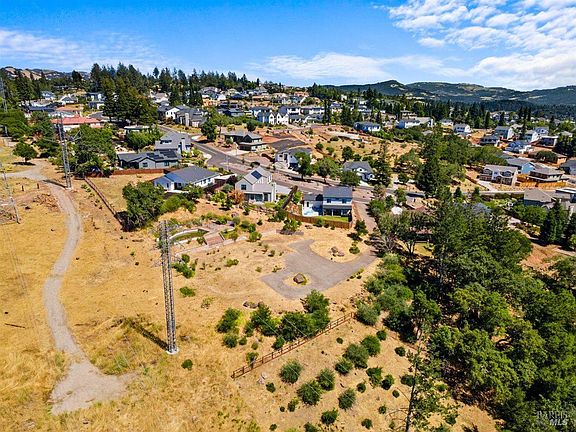 5th image of 3687 Wyndemere Circle