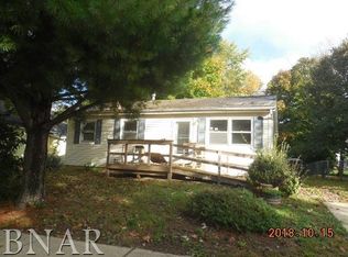 1709 Indiana St, Bloomington, IL 61701