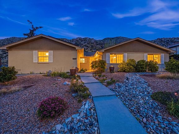 2nd image of 3504 Camino De La Sierra NE