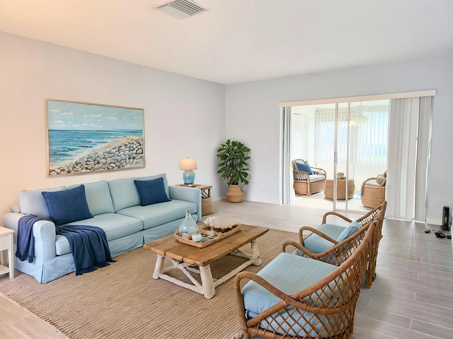 1 bed, 1.5 bath, 700 sqft, $1,400 — Photo 2