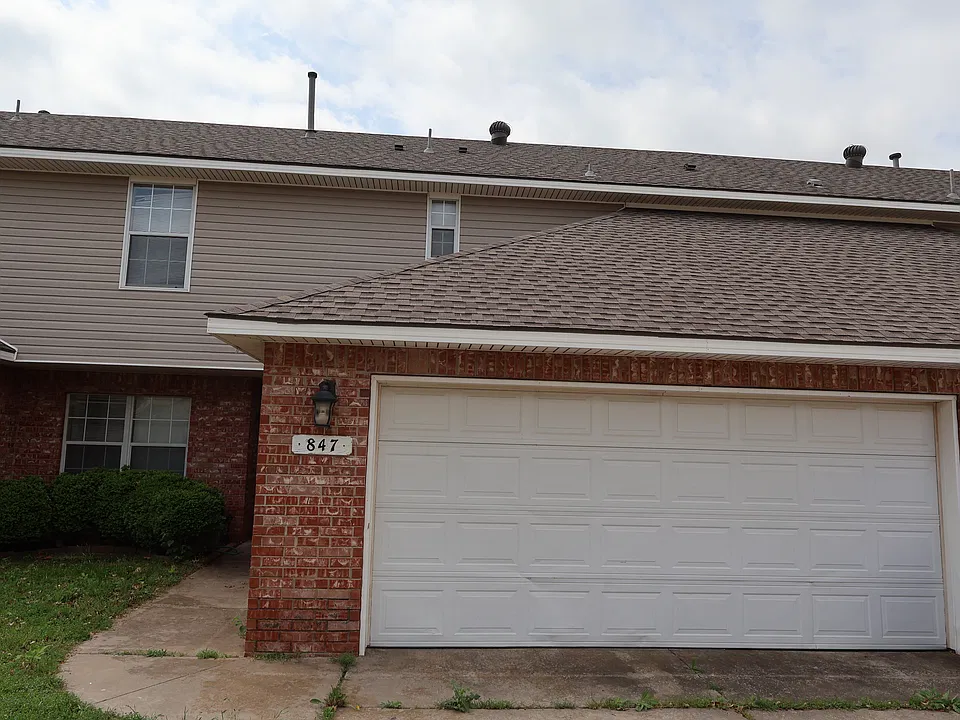 847 Rambling Oaks Dr