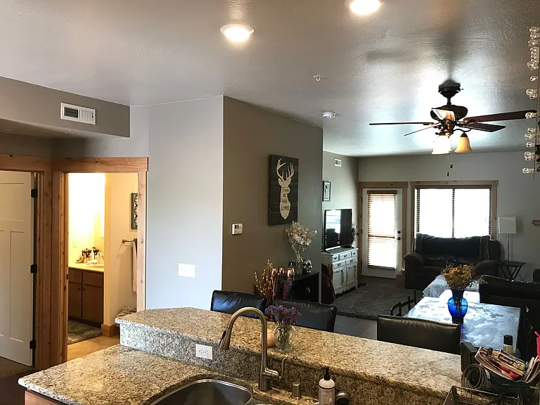 4015 S Russell St — Photo 4