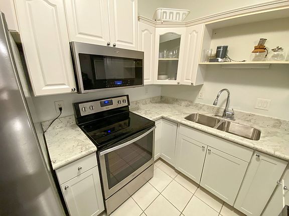 4th image of 201 SE 2nd Ave Suite 304