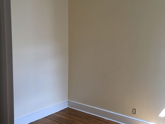 5th image of 144 W 111th St APT 10