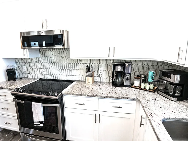 212 Corto Pl — Photo 16