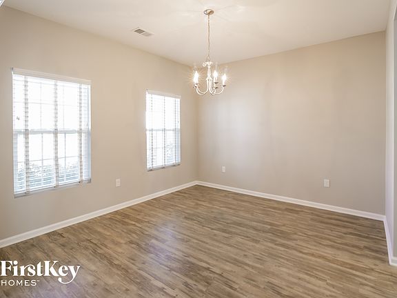 5th image of 521 Lateleaf Dr