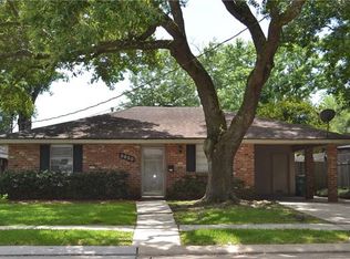 8820 Darby Ln, River Ridge, LA 70123