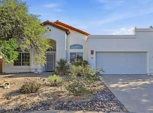 152 N Fenceline Dr, Tucson, AZ 85748