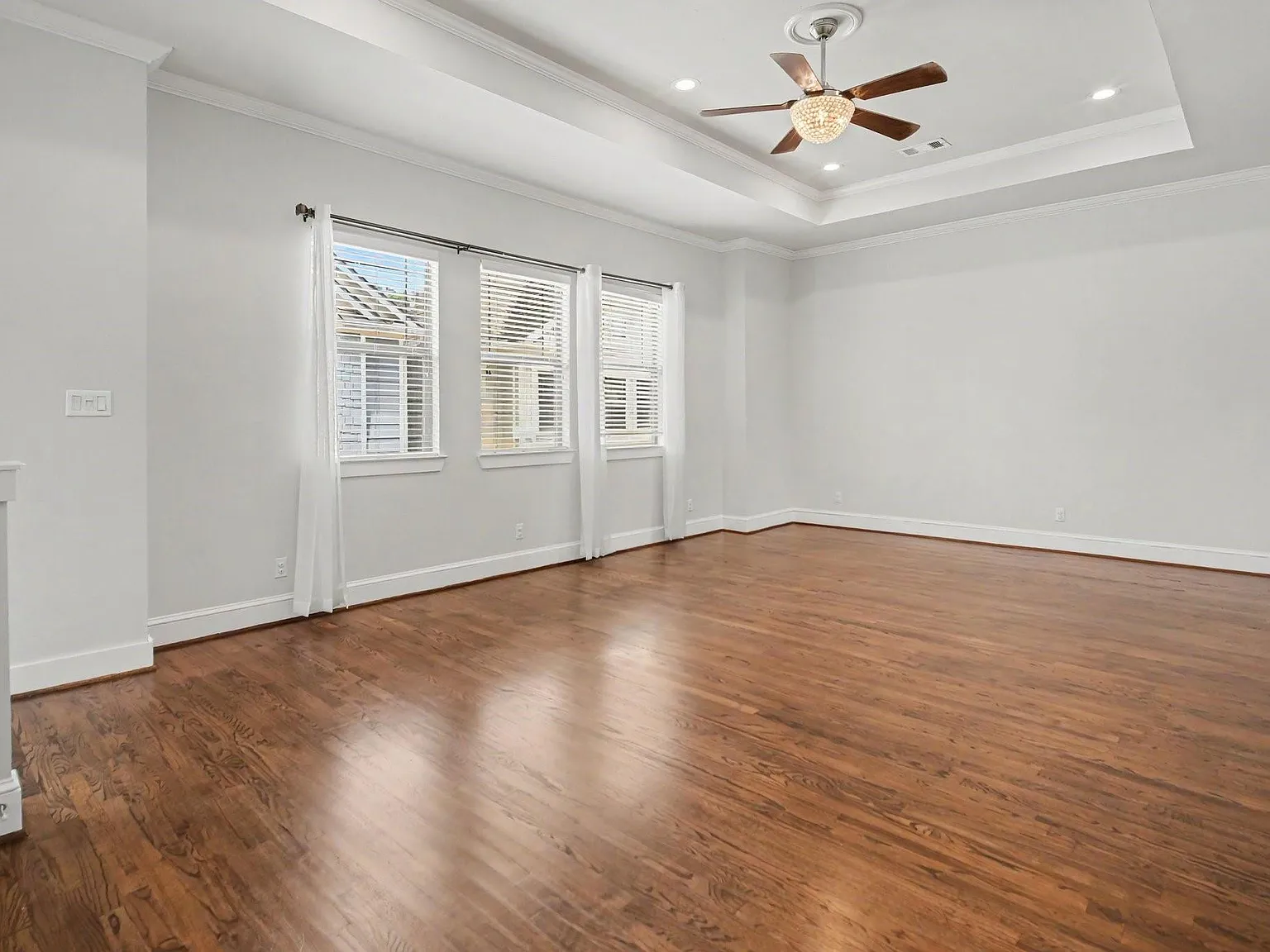 2 bed, 2.0 bath, 1392 sqft, $2,500 — Photo 2