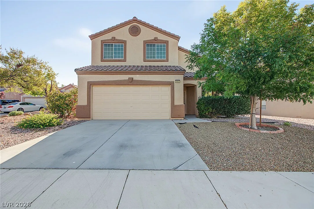 3 bed, 2.0 bath, 1686 sqft, $2,450 — Photo 1