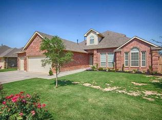 8716 Pikes Peak Rd, Yukon, OK 73099