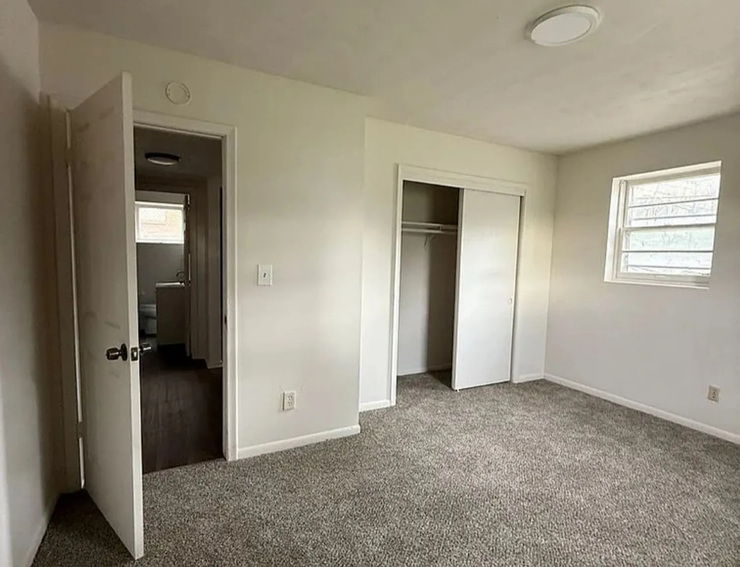 Affordable Apartment Community Comfortable Living in a Convenient Location — Photo 1