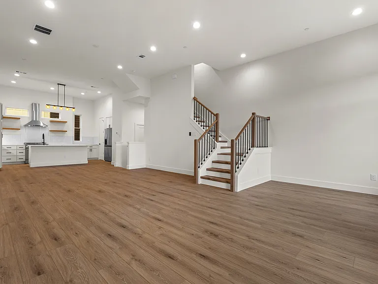 2203 Hondo Ave #303 — Photo 37