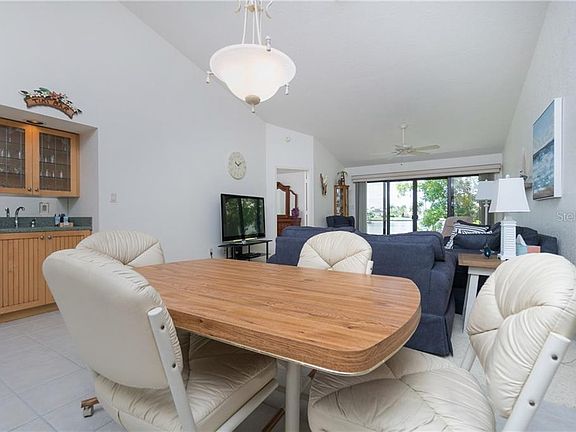 4th image of 3920 Bal Harbor Blvd APT A2
