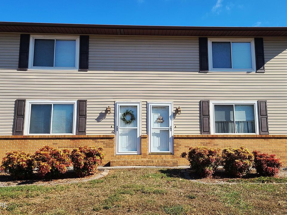 1st image of 2332-34 Pinewood Dr