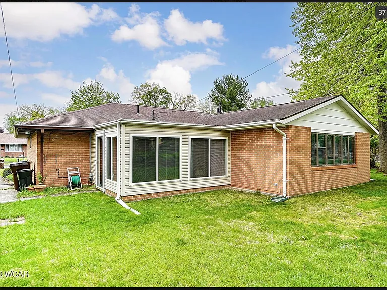 816 Gloria Ave — Photo 2