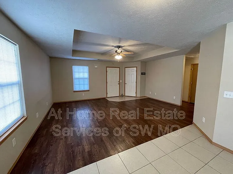 1245 N Northwood Ave — Photo 4