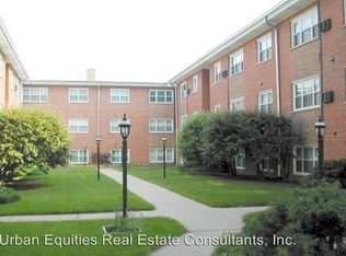 2355 W Jarvis Ave APT 2N, Chicago, IL 60645
