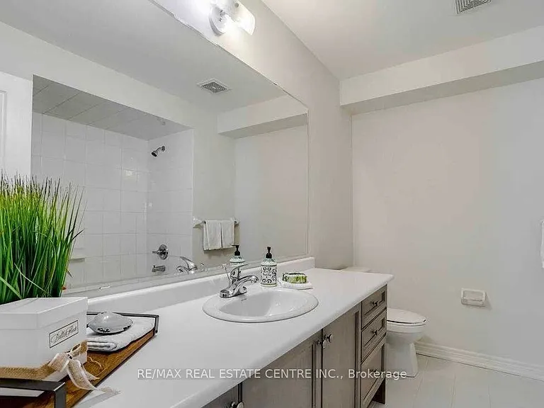 5 Blackberry Valley Cres #UPPER — Photo 12