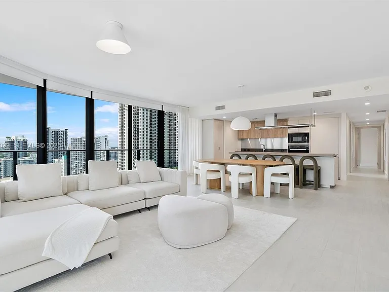 1000 Brickell Plz #2107 — Photo 30