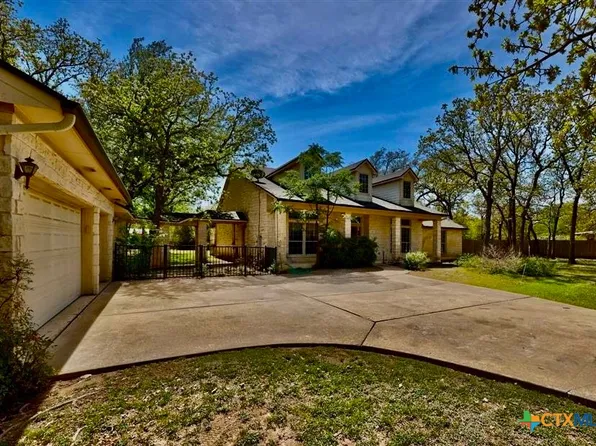 105 Oak Plaza Dr, Georgetown, TX 78628
