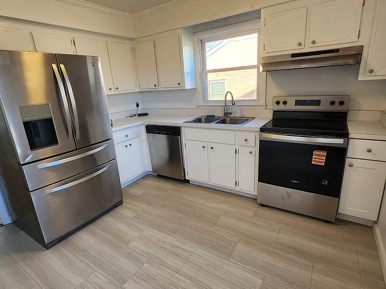 510 Kingston Hall Ct — Photo 15