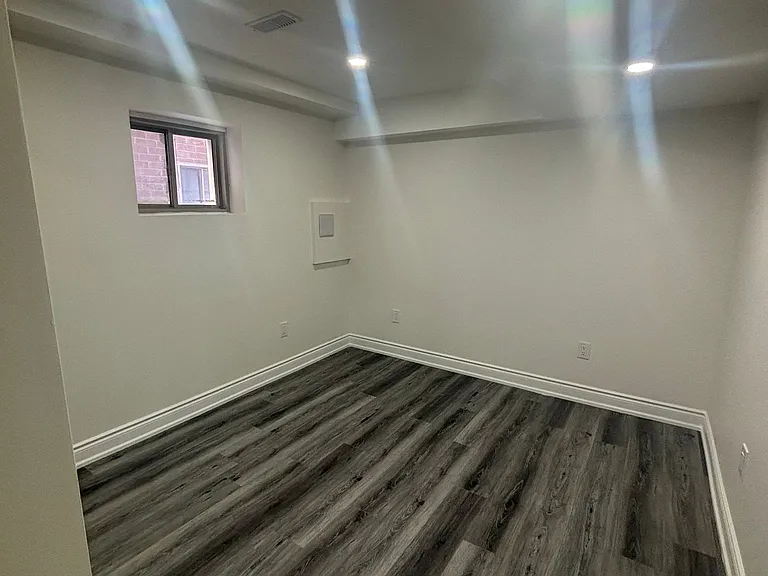 2129 Wilson St — Photo 10