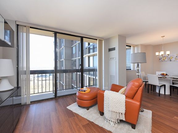 2nd image of 27110 Grand Central Pkwy APT 16A