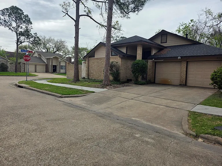 7803 La Rochelle Cir — Photo 7