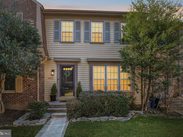 2715 Shawn Leigh Dr, Vienna, VA 22181
