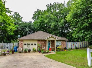 210 Half St, Lindale, TX 75771