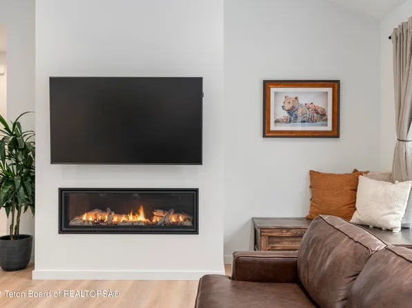 7268 Lupine Ln, Victor, ID 83455