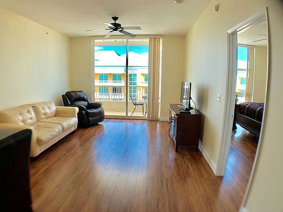 2nd image of 625 Casa Loma Blvd Unit 1607