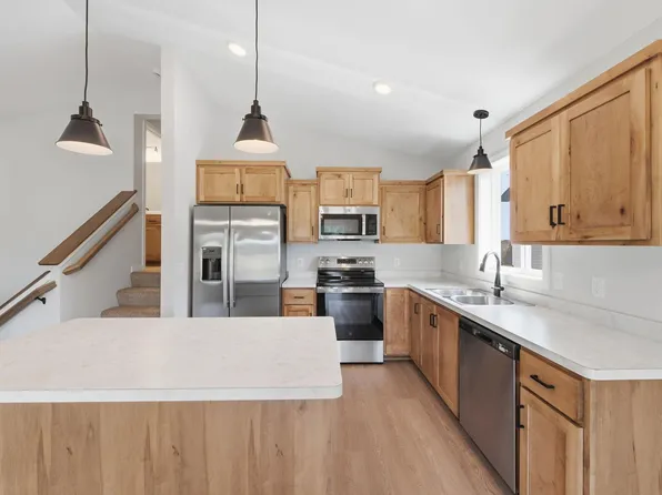 413 Bluebird St, Mora, MN 55051