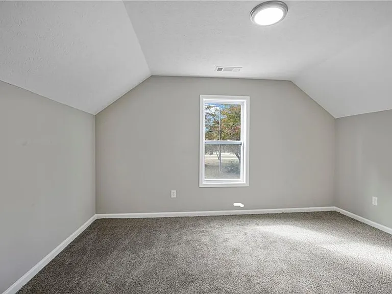 1312 Lake Paradise Rd — Photo 17