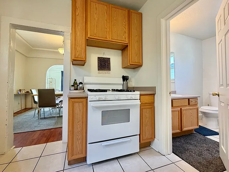 725 S Windsor St — Photo 11