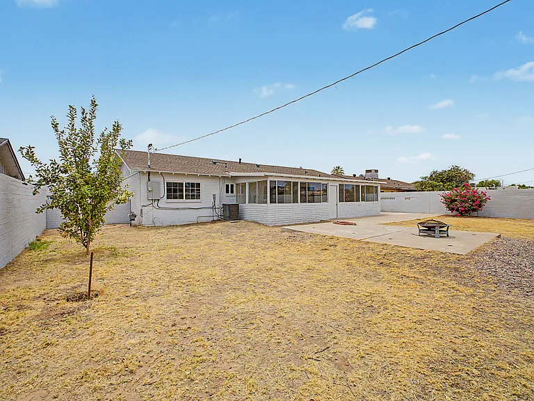 416 W Ivanhoe Pl — Photo 25
