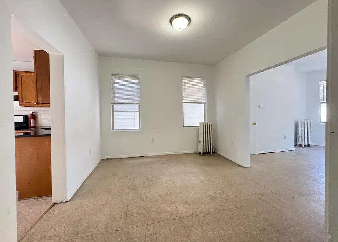 5 bed, $2,500 — Photo 4