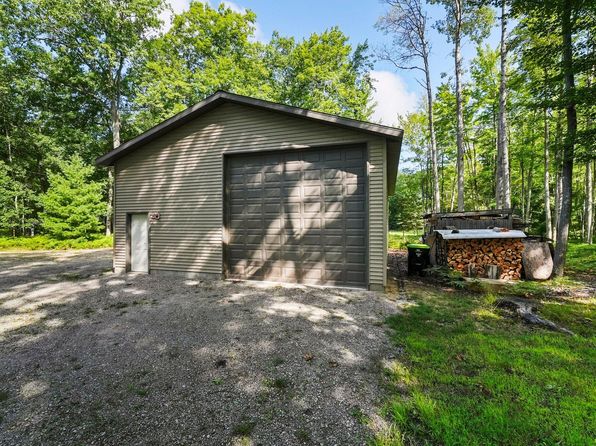 7001 Jasmyn Dr, Saint Helen, MI 48656