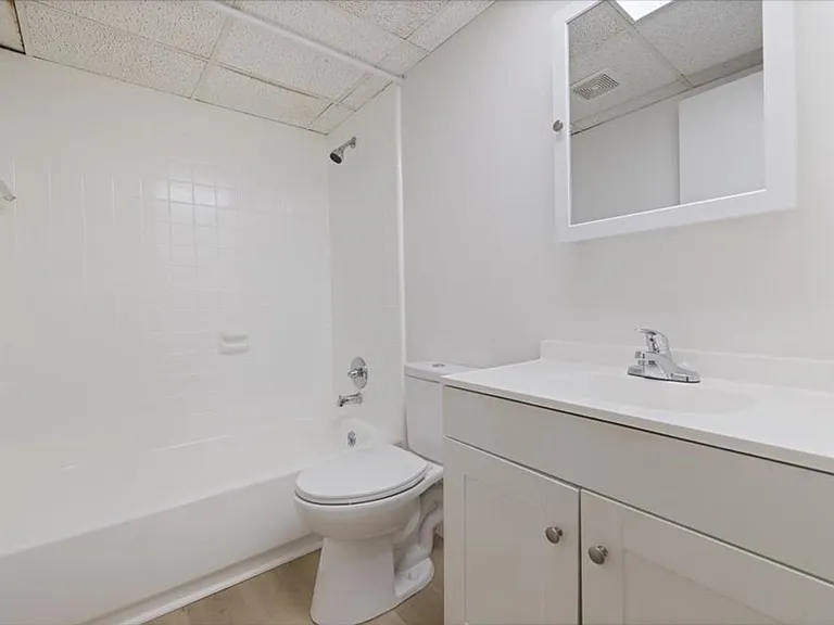 Peachgate Apartments — Photo 8