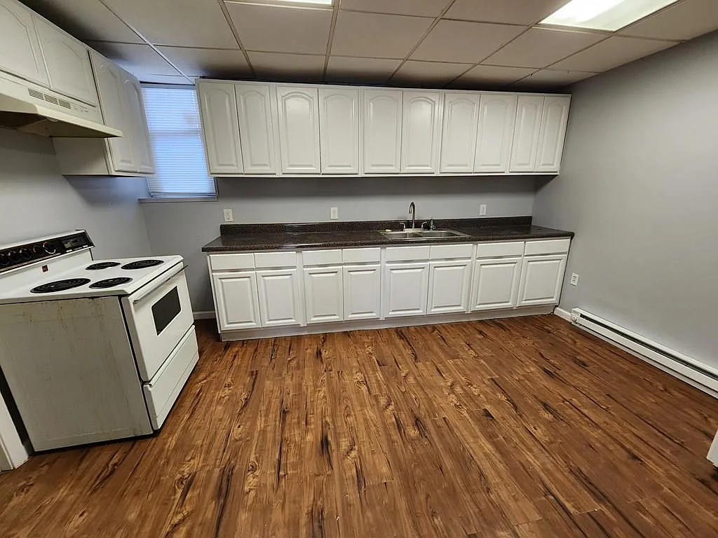 2 bed, 1.5 bath, 1000 sqft, $900 — Photo 4