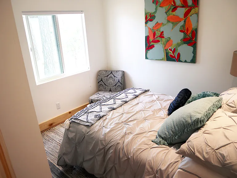 548 Campbell St — Photo 11