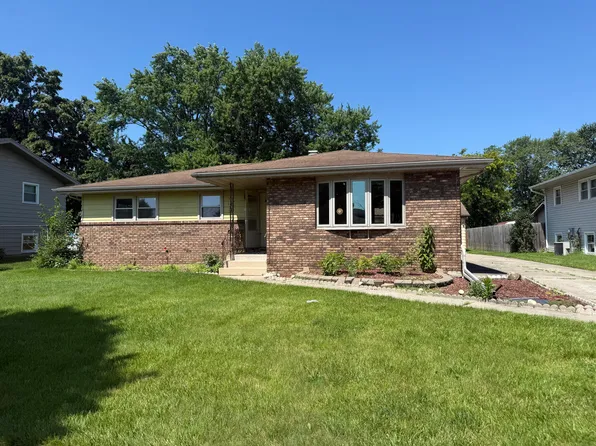 1918 Sir Richard Rd, Schererville, IN 46375