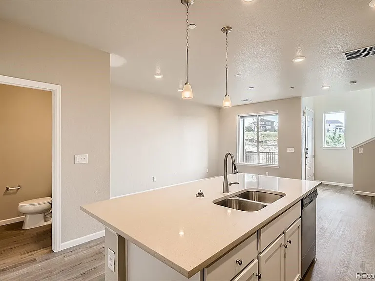 1849 S Poplar Ct — Photo 22