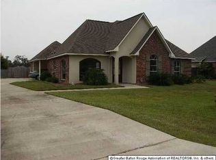 8012 Acadiana Ave, Denham Springs, LA 70706