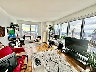 Rented by Addison Property Group