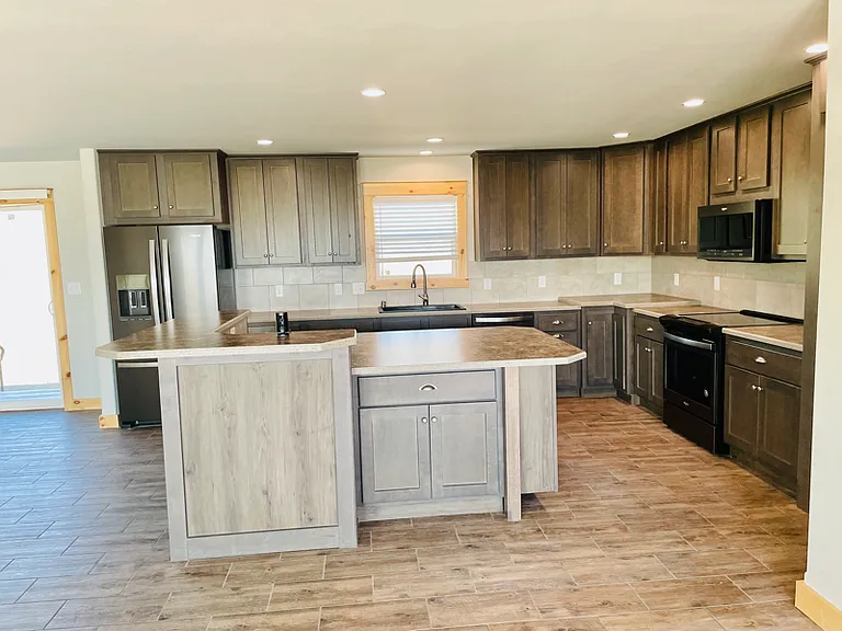 Big center island suited for family cooking