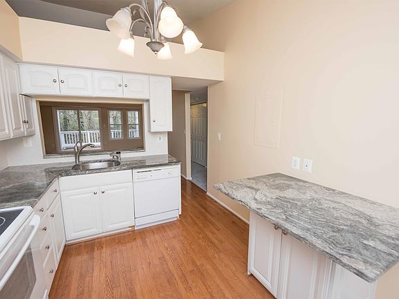 5th image of 3402 Lakeside View Dr #13-4