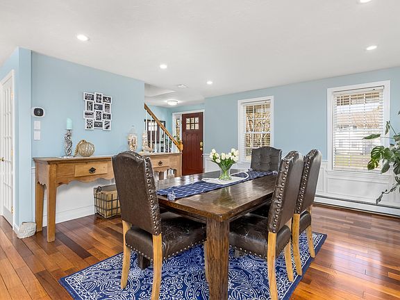5th image of 18 Grandwood Drive