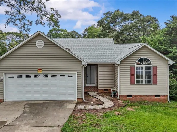 108 Edgewood St, Lyman, SC 29365